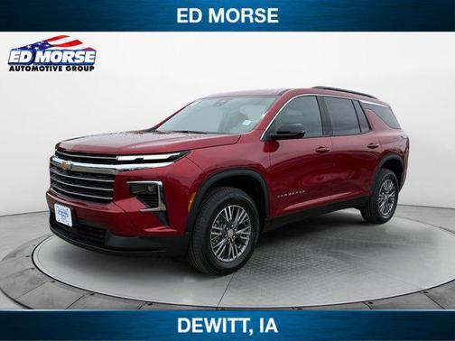 Radiant Red Tintcoat 2026 Chevrolet Traverse LT