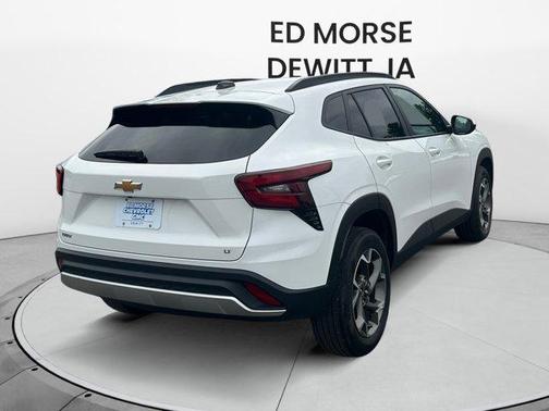 Summit White 2024 Chevrolet Trax LT