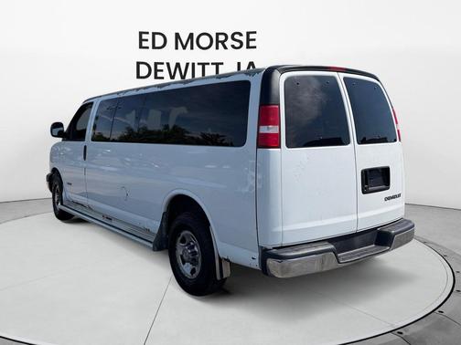 Summit White 2004 Chevrolet Express 3500 Base