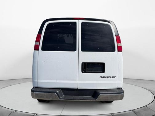 Summit White 2004 Chevrolet Express 3500 Base