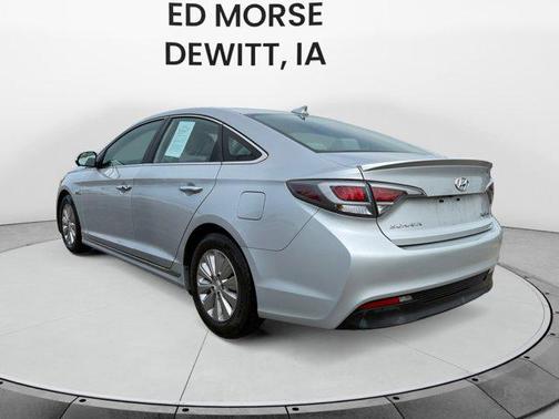2017 Hyundai SONATA Hybrid SE