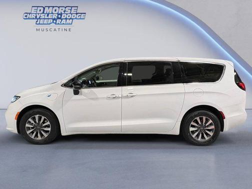 Bright White Clearcoat 2024 Chrysler Pacifica Hybrid Select