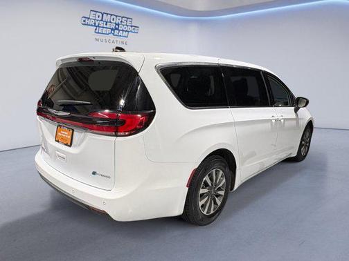 Bright White Clearcoat 2024 Chrysler Pacifica Hybrid Select