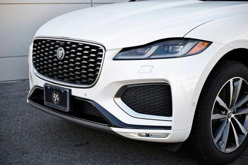Ostuni Pearl White 2026 Jaguar F-PACE P250 R-Dynamic S