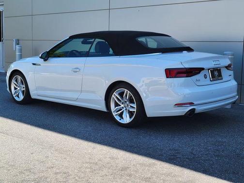 Glacier White Metallic w/ Black Roof 2019 Audi A5 2.0T Premium Plus