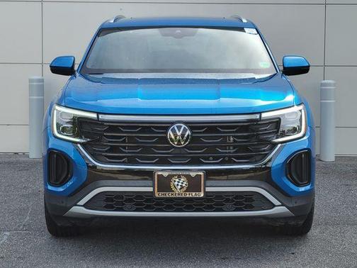 Kingfisher Blue 2024 Volkswagen Atlas Cross Sport 2.0T SE w/Technology