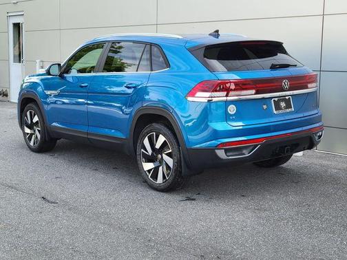 Kingfisher Blue 2024 Volkswagen Atlas Cross Sport 2.0T SE w/Technology
