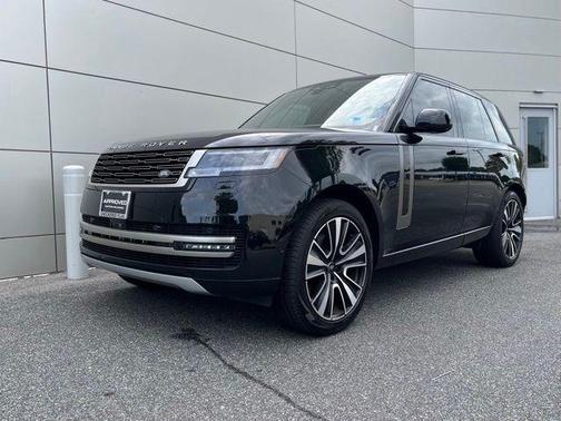 Santorini Black 2024 Land Rover Range Rover P400 SE