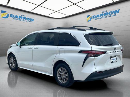 Wind Chill Pearl 2022 Toyota Sienna XLE