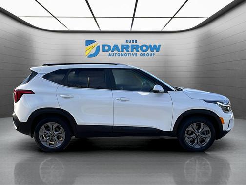 Snow White Pearl 2024 Kia Seltos S