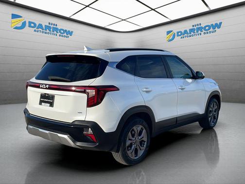 Snow White Pearl 2024 Kia Seltos S
