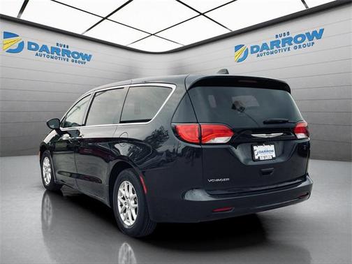 2023 Chrysler Voyager LX