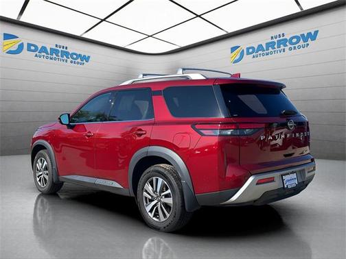 2023 Nissan Pathfinder SL 4WD