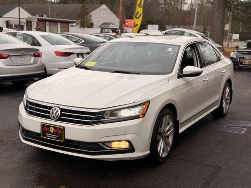 2017 Volkswagen Passat 1.8T SE w/Technology