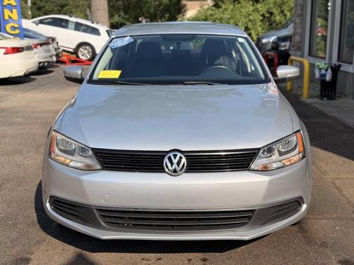 Reflex Silver Metallic 2011 Volkswagen Jetta SE