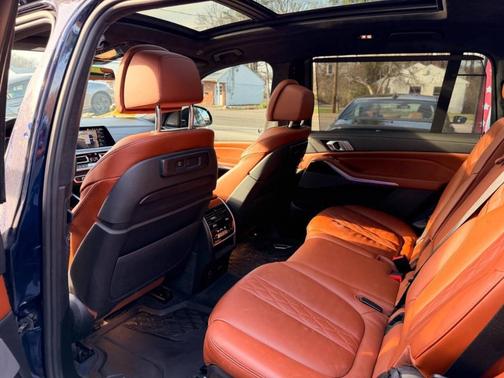 Tanzanite Blue II Metallic 2021 BMW X7 M50i