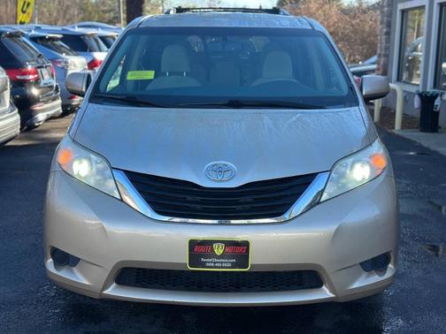 2013 Toyota Sienna LE