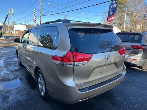 2013 Toyota Sienna LE