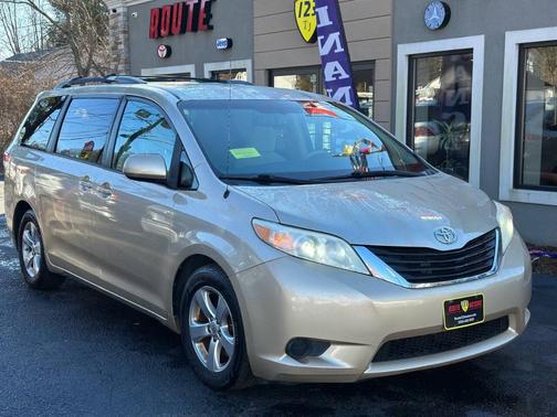 2013 Toyota Sienna LE
