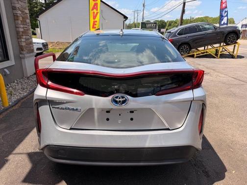 Classic Silver Metallic 2017 Toyota Prius Prime Premium