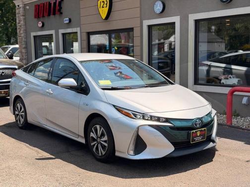 Classic Silver Metallic 2017 Toyota Prius Prime Premium