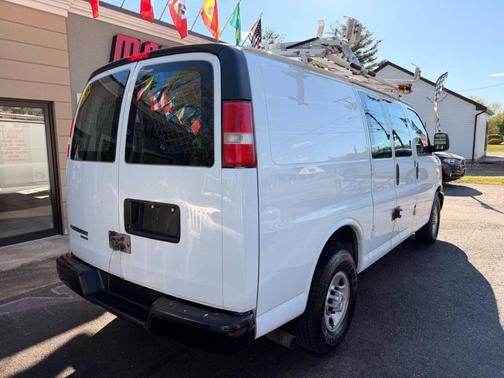 Summit White 2015 Chevrolet Express 2500 Work Van