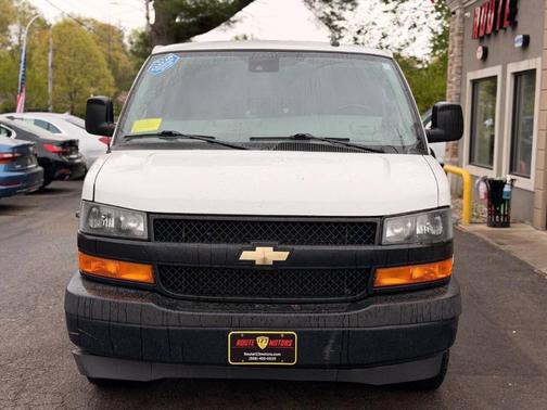 Summit White 2019 Chevrolet Express 3500 Work Van