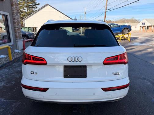 2018 Audi Q5 2.0T Premium Plus
