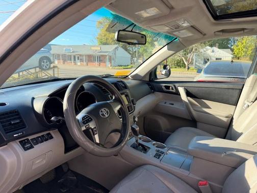 Blizzard Pearl 2013 Toyota Highlander SE