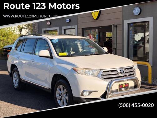 Blizzard Pearl 2013 Toyota Highlander SE