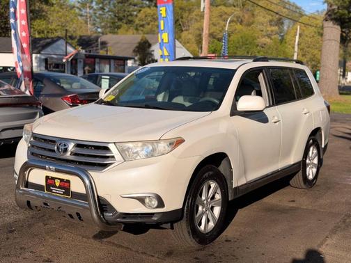 Blizzard Pearl 2013 Toyota Highlander SE