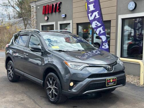 2017 Toyota RAV4 SE