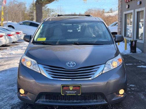 2017 Toyota Sienna XLE Premium