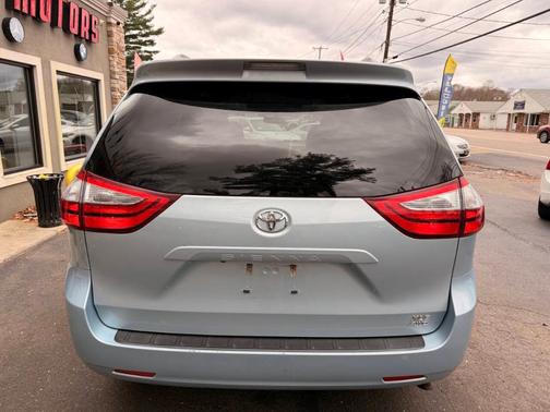 2017 Toyota Sienna XLE Premium