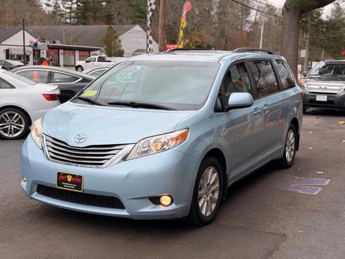 2017 Toyota Sienna XLE Premium