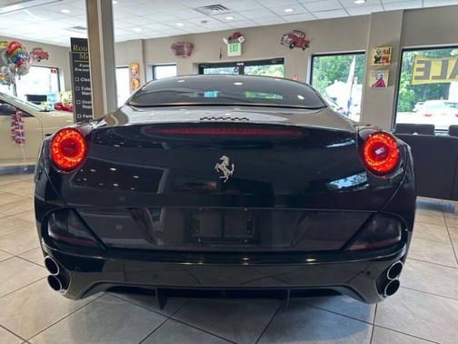 2011 Ferrari California Base