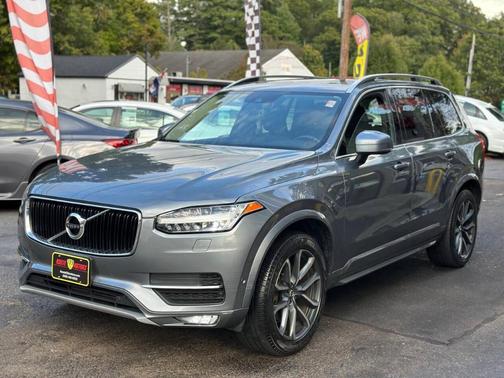 2016 Volvo XC90 T6 Momentum