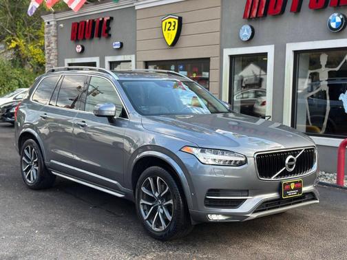 2016 Volvo XC90 T6 Momentum