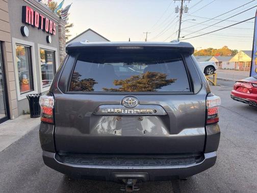 Magnetic Gray Metallic 2016 Toyota 4Runner SR5