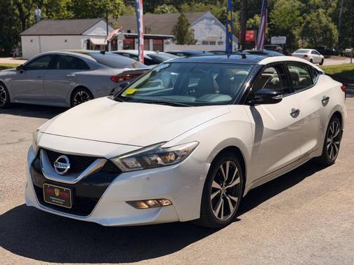 White 2017 Nissan Maxima 3.5 SL
