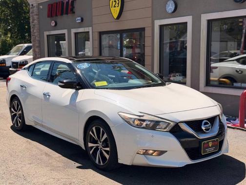 White 2017 Nissan Maxima 3.5 SL