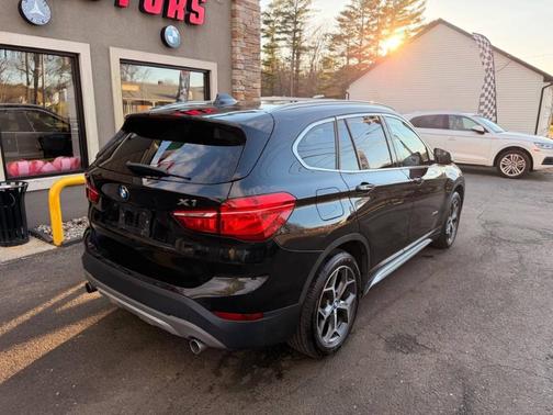 Black Sapphire Metallic 2018 BMW X1 xDrive28i