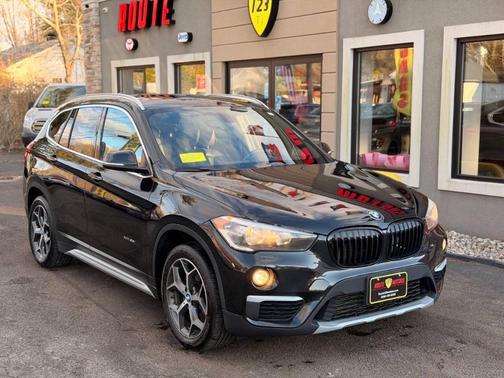 Black Sapphire Metallic 2018 BMW X1 xDrive28i