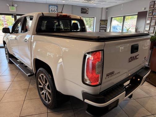 Summit White 2019 GMC Canyon Denali