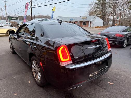 2017 Chrysler 300C Base
