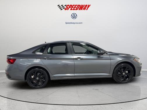 Platinum Gray Metallic 2026 Volkswagen Jetta 1.5T SE