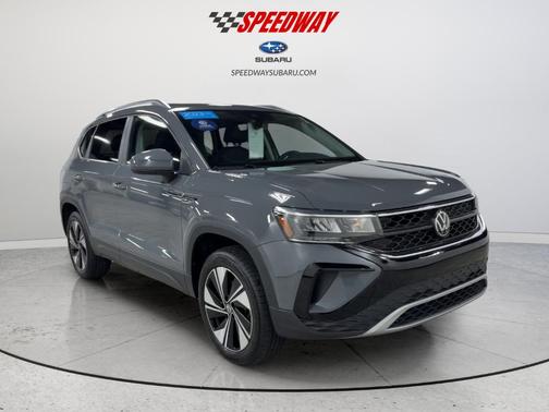 Pure Gray 2023 Volkswagen Taos 1.5T SE