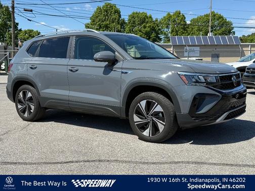 Pure Gray 2023 Volkswagen Taos 1.5T SE