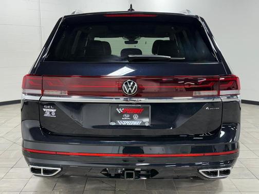 2025 Volkswagen Atlas 2.0T SEL Premium R-Line