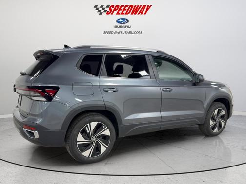 Platinum Gray Metallic 2026 Volkswagen Taos 1.5T SE